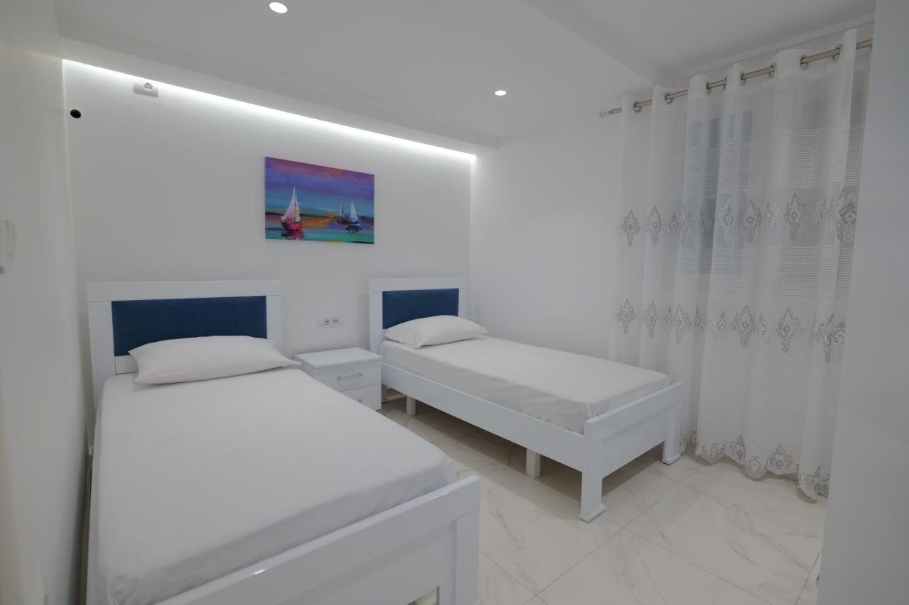 Twins Villa Sarandë Esterno foto