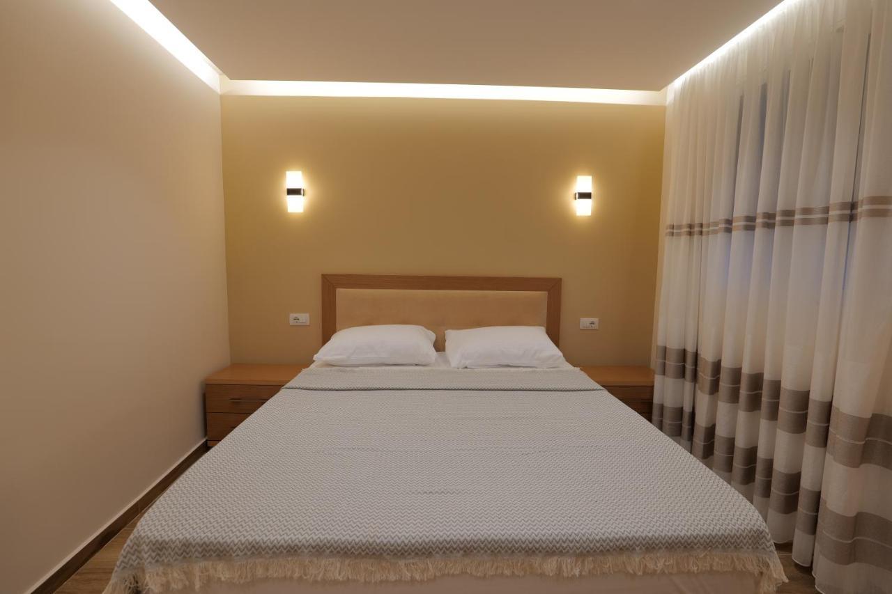 Twins Villa Sarandë Esterno foto