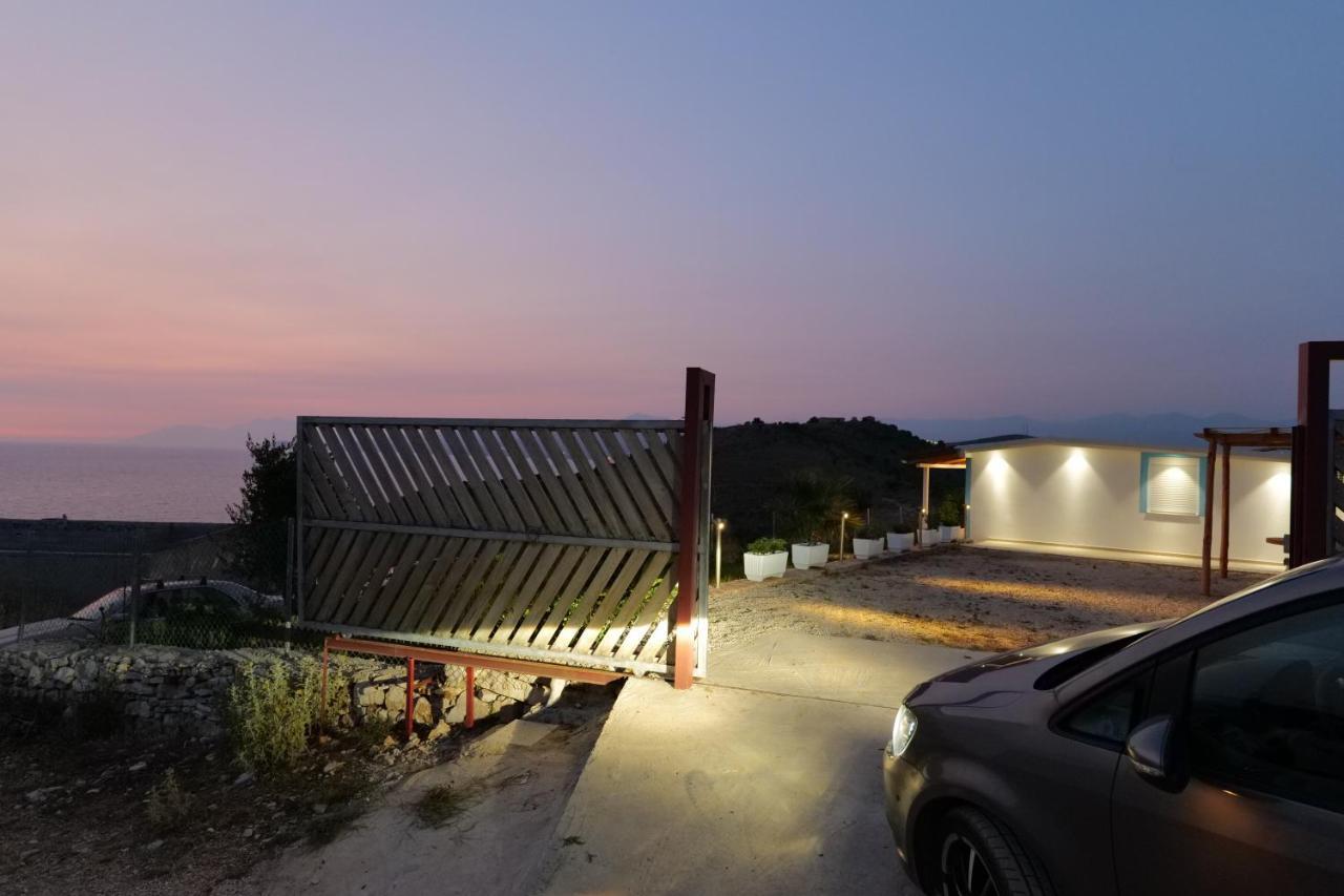 Twins Villa Sarandë Esterno foto