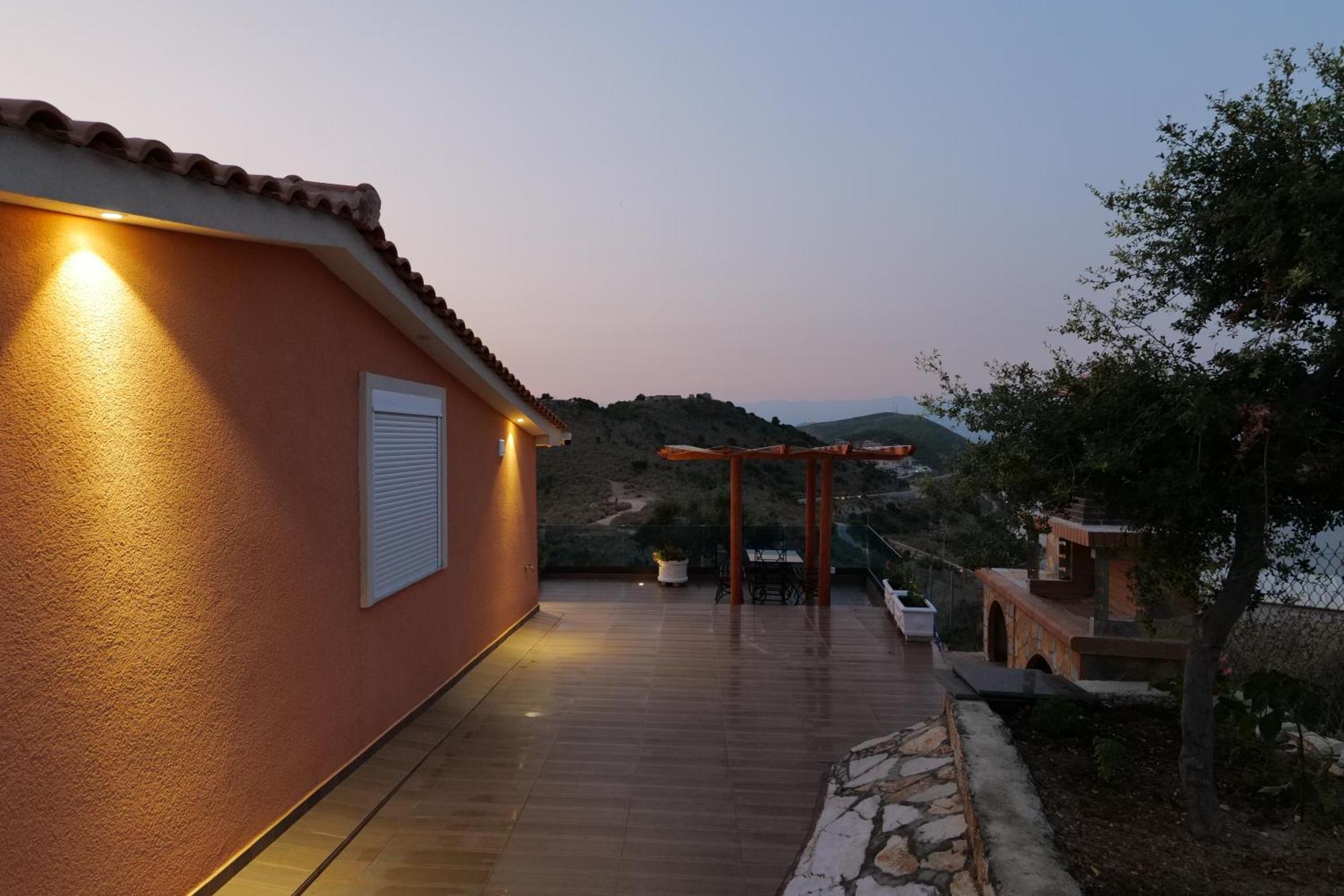 Twins Villa Sarandë Esterno foto