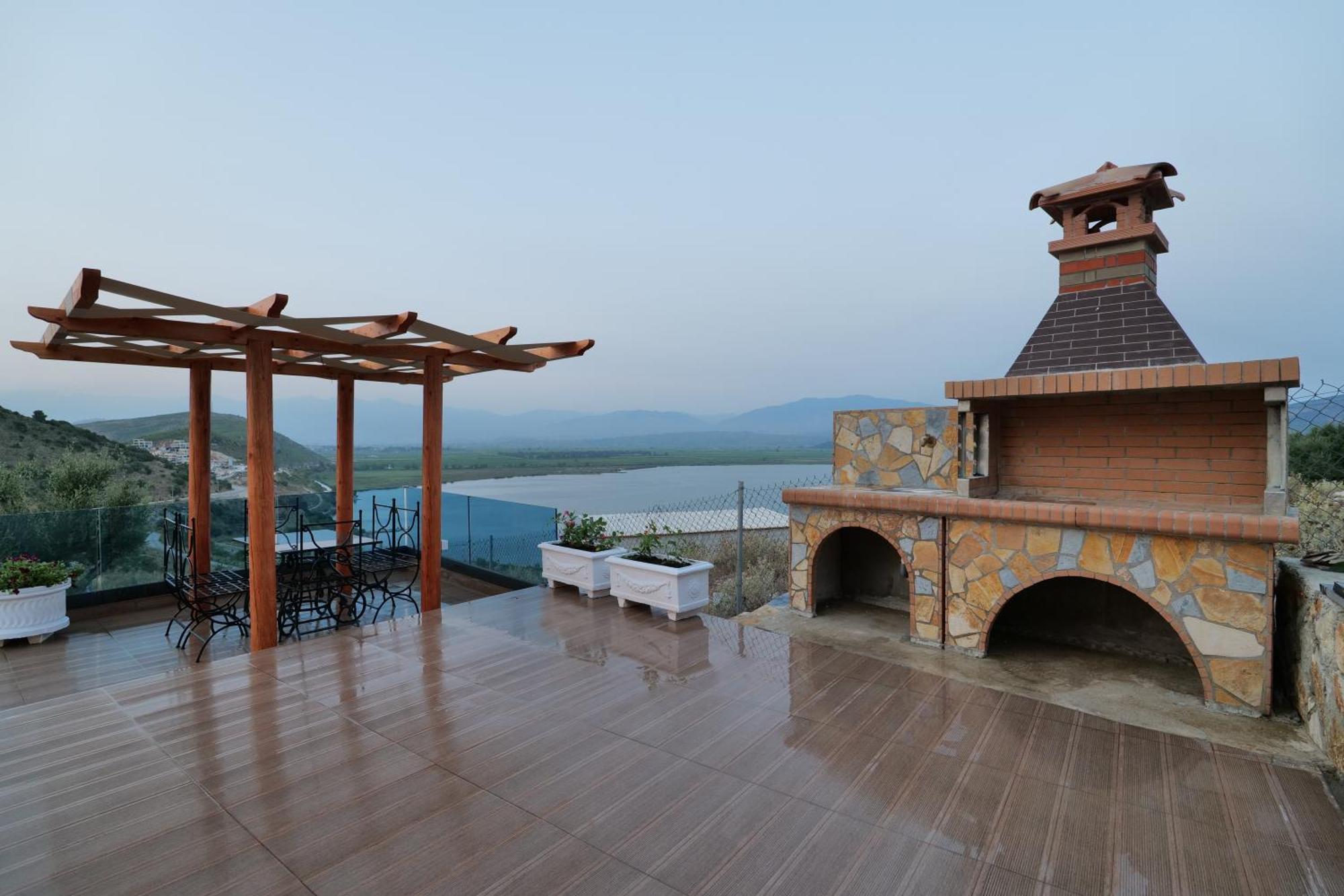 Twins Villa Sarandë Esterno foto