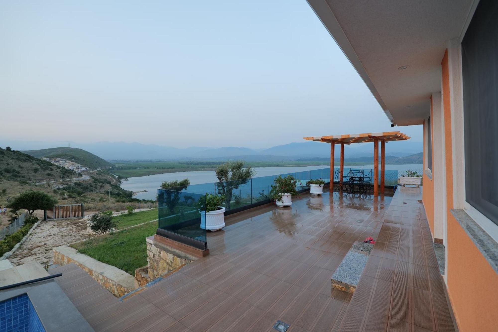 Twins Villa Sarandë Esterno foto