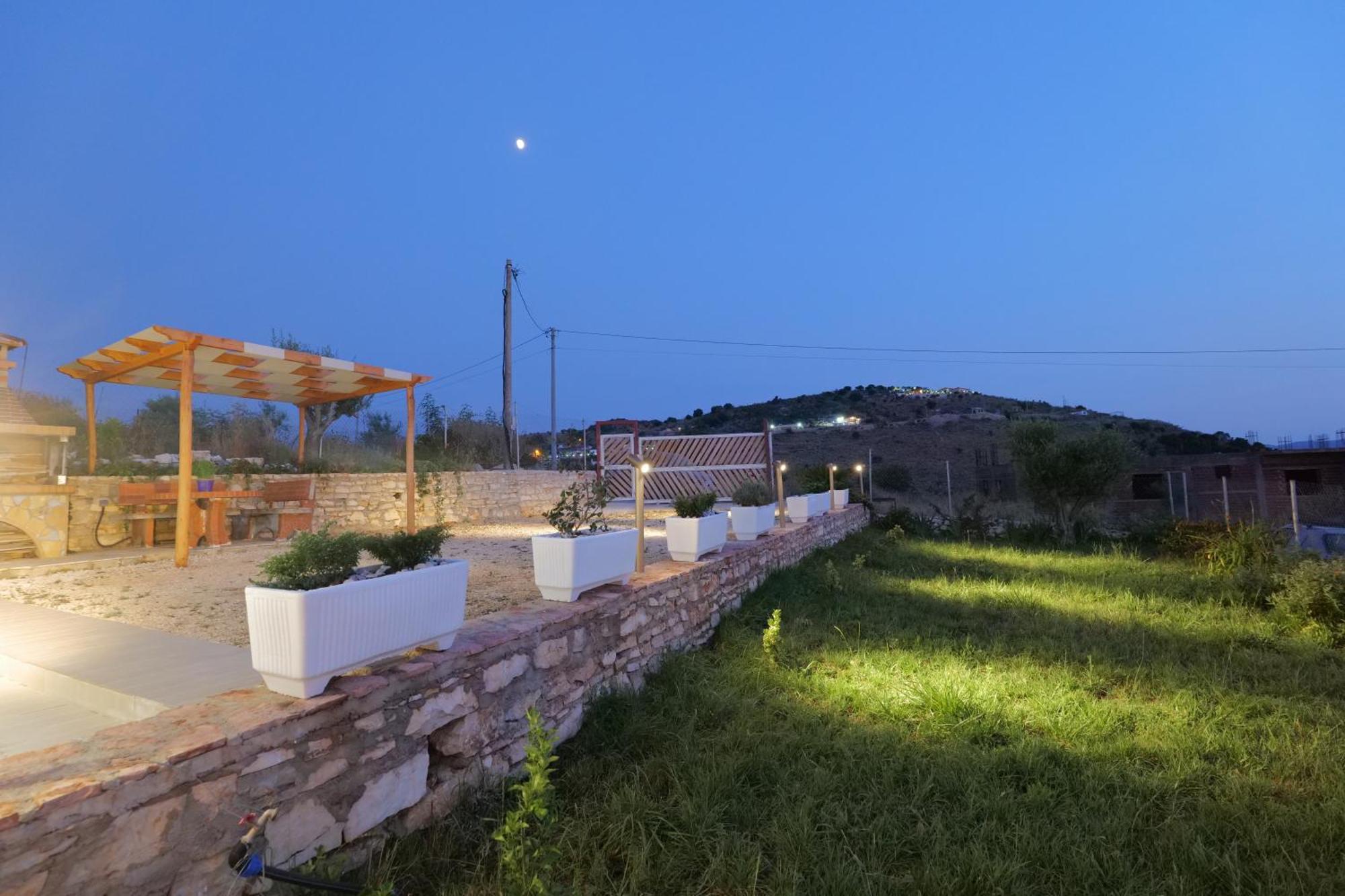 Twins Villa Sarandë Esterno foto