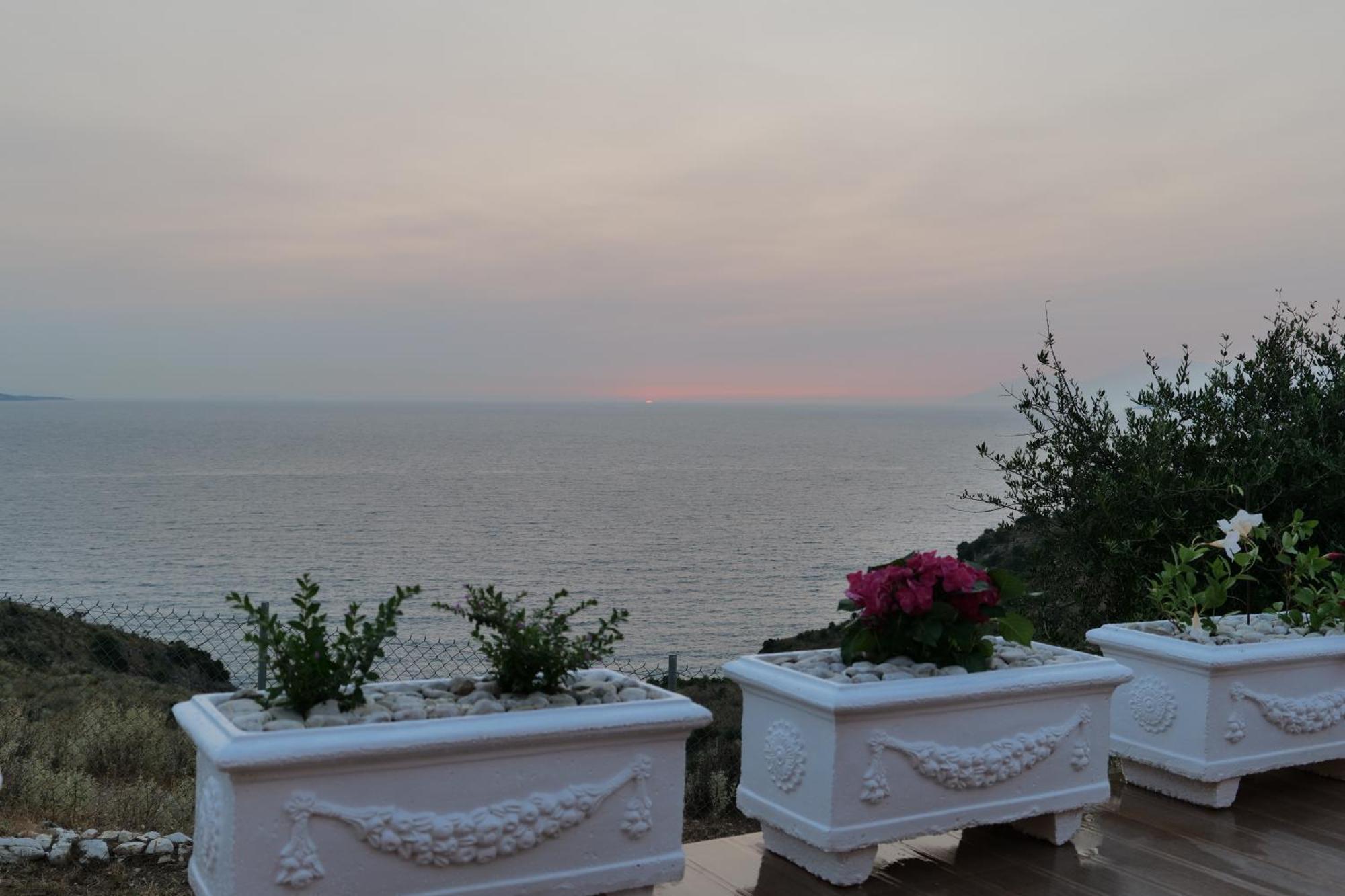 Twins Villa Sarandë Esterno foto